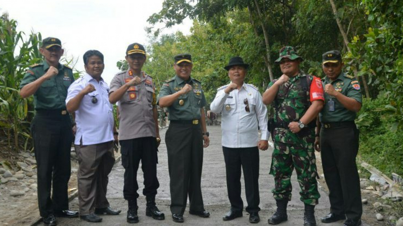 Dandim Enrekang Dampinigi Tim wasav tinjau lokasi TMMD 104 desa tungka
