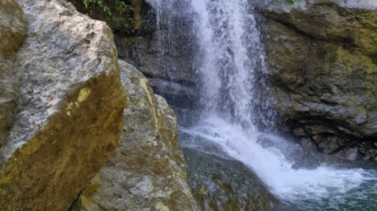 Air Terjun Sarasa