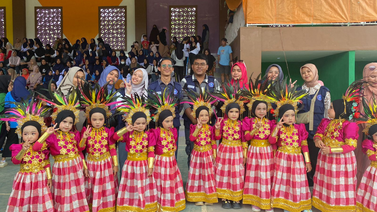 Mahasiswa KKN Desa Banti Sukses Bimbing Anak-Anak TK Pertiwi Banti Raih Juara 1 Lomba Tari Kreasi 17 Agustus di Kecamatan Baraka