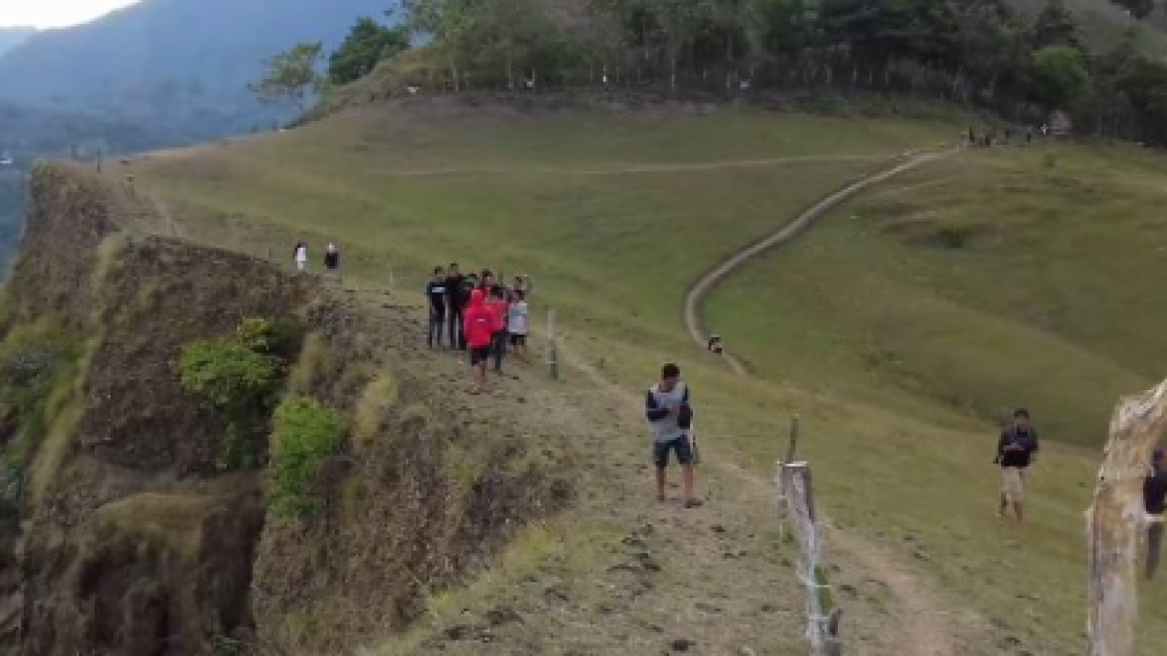 Begini Panorama di Bukit Saletta Enrekang, Tawarkan Pesona Alam Bumi Massenrempulu