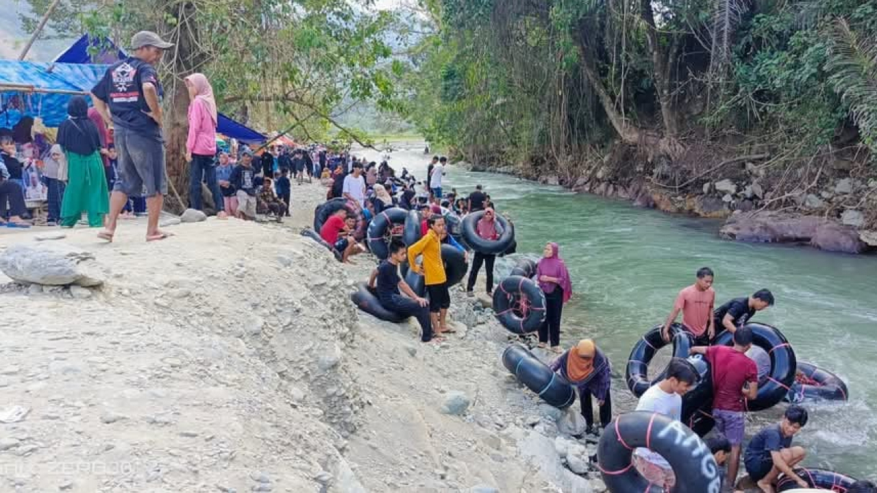 Wisata Sungai Arum Jeram
