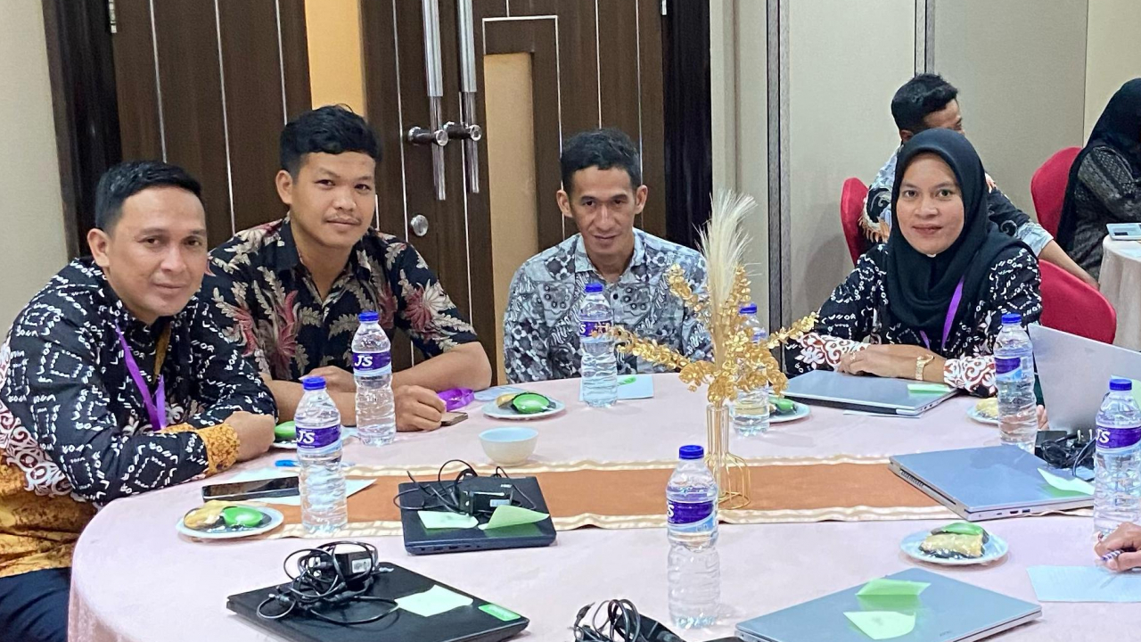 Peran Masyarakat Desa Banua dalam Menjaga Kesehatan Melalui Acara Desa