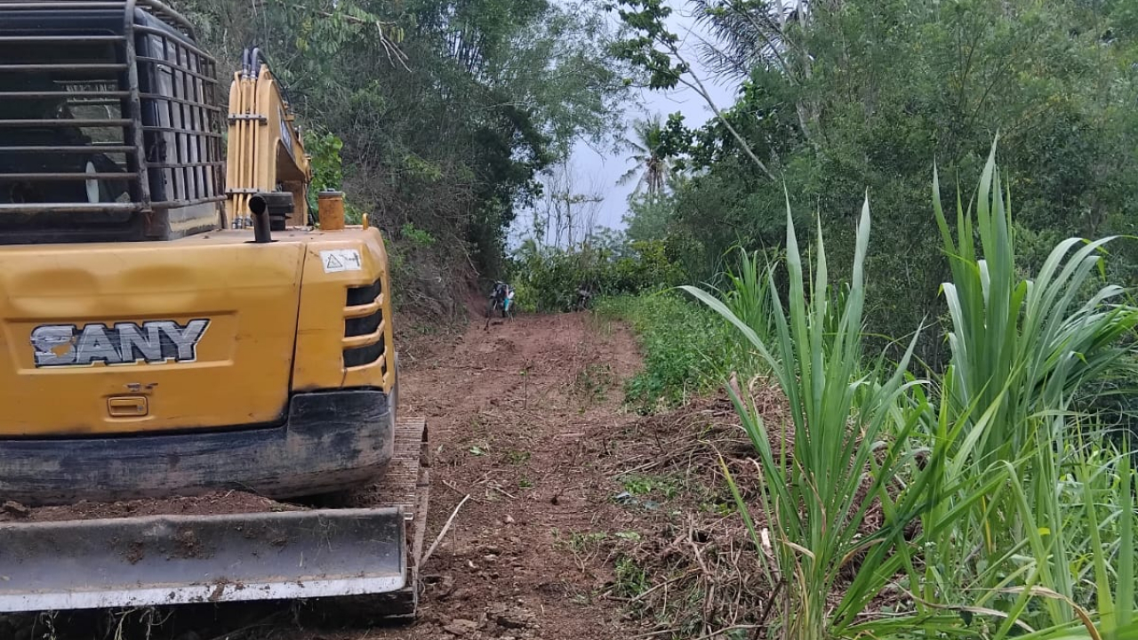 Perkerasan jalan tani dusun sarussu
