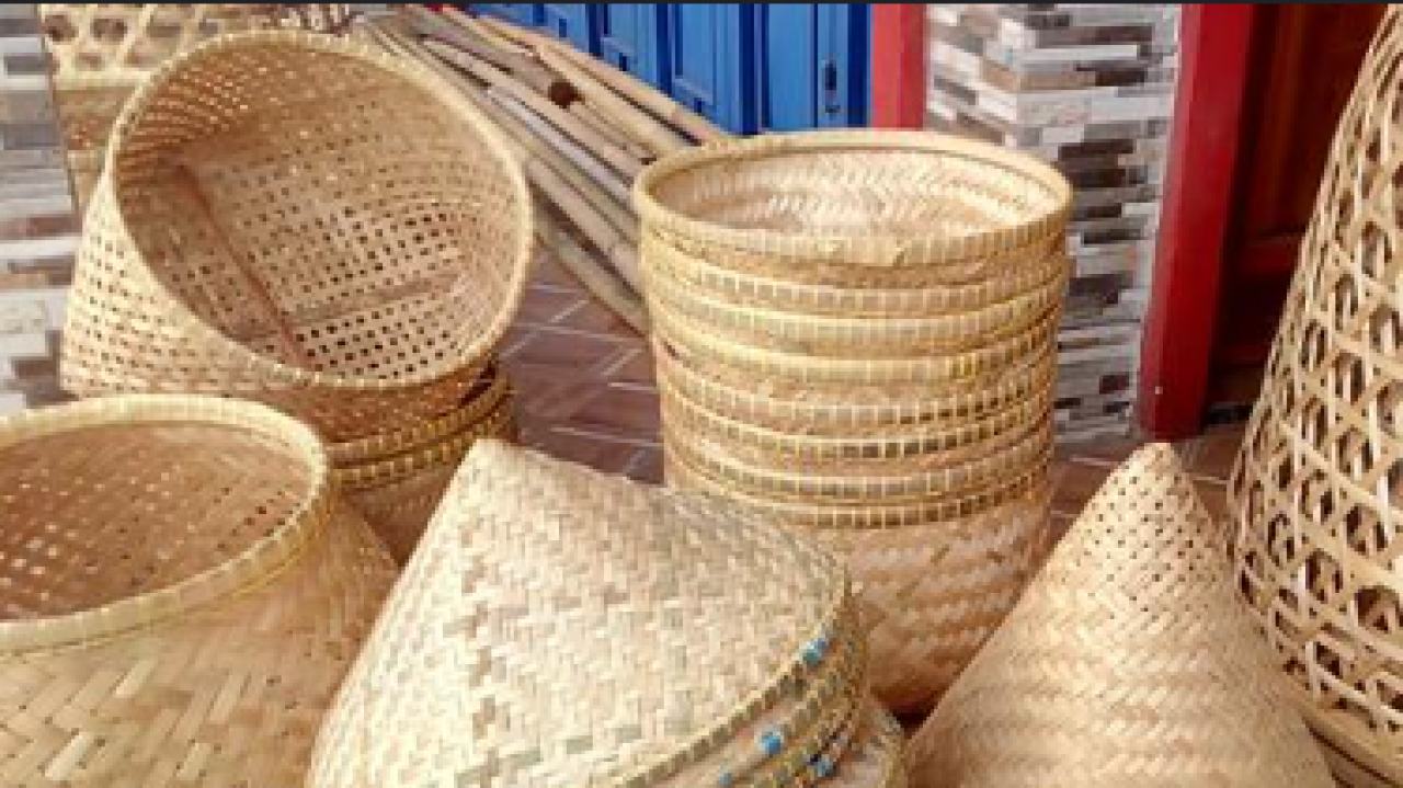 Kerajinan Anyaman Bambu