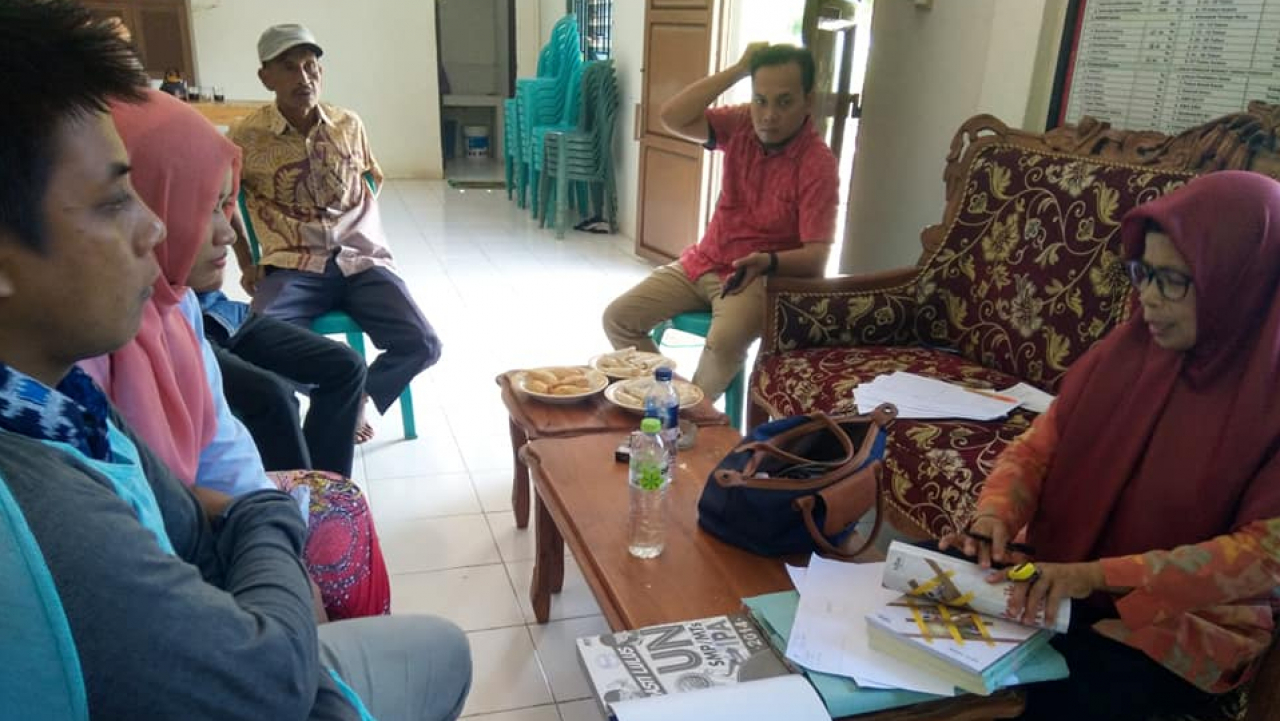 Tim Perpustakaan Umum Kabupaten Enrekang Beri Mentoring Teknis untuk Perpustakaan Desa Lunjen: Langkah Meningkatkan Akses Pendidikan di Pedesaan