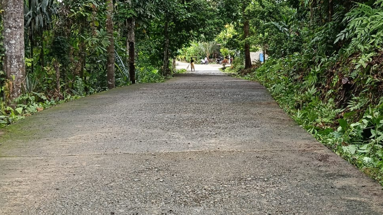 Gotong Royong: Jalan Bersih, Warga Batusitanduk Bahagia!
