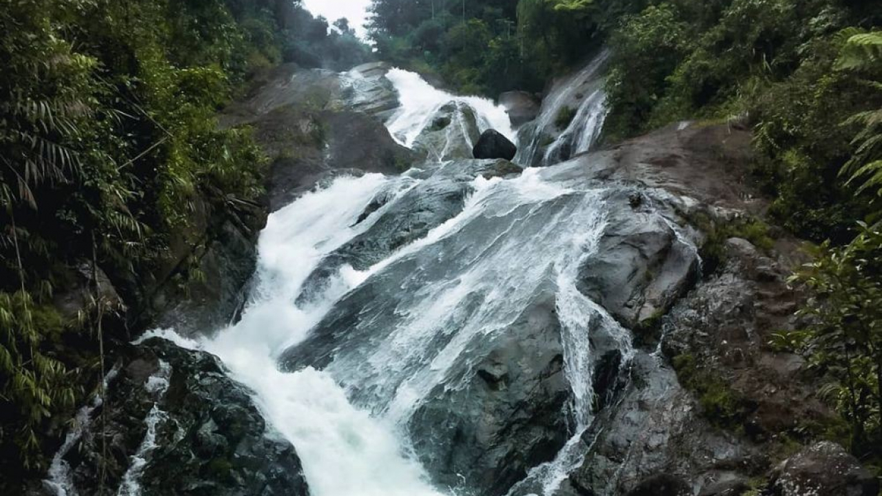 Air Terjun Sarambu