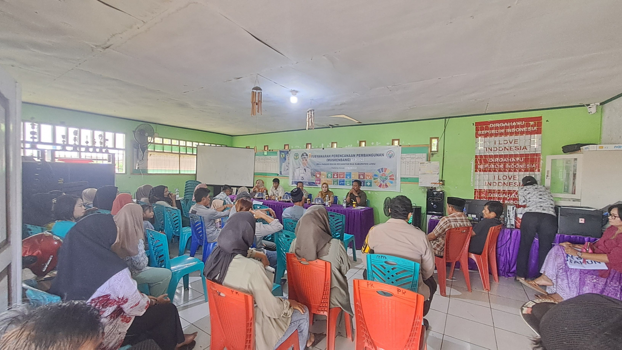 Gelar MUSRENBANG Desa Padang Kalua,  Anggota DPRD Dapil 7 Kabupaten Luwu ANDI ADMIRAL KADDIRAJA, S.H. & DESI PATANTAN, S.AN. hadir dalam kegiatan ini untuk menyerap aspirasi warga Desa Padang Kalua.