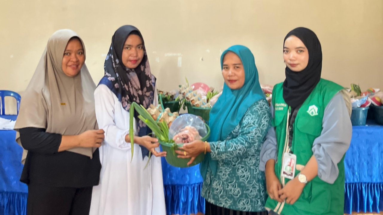Peningkatan Gizi Masyarakat: Pemberian Makanan Tambahan bagi Ibu Hamil KEK dan Balita BMT di Desa Pongsamelung