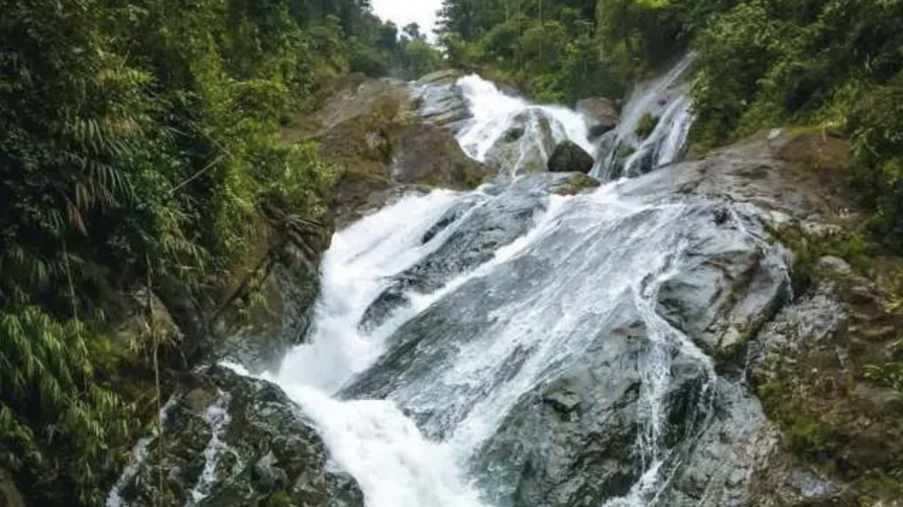 Air Terjun Sarambu Masiang