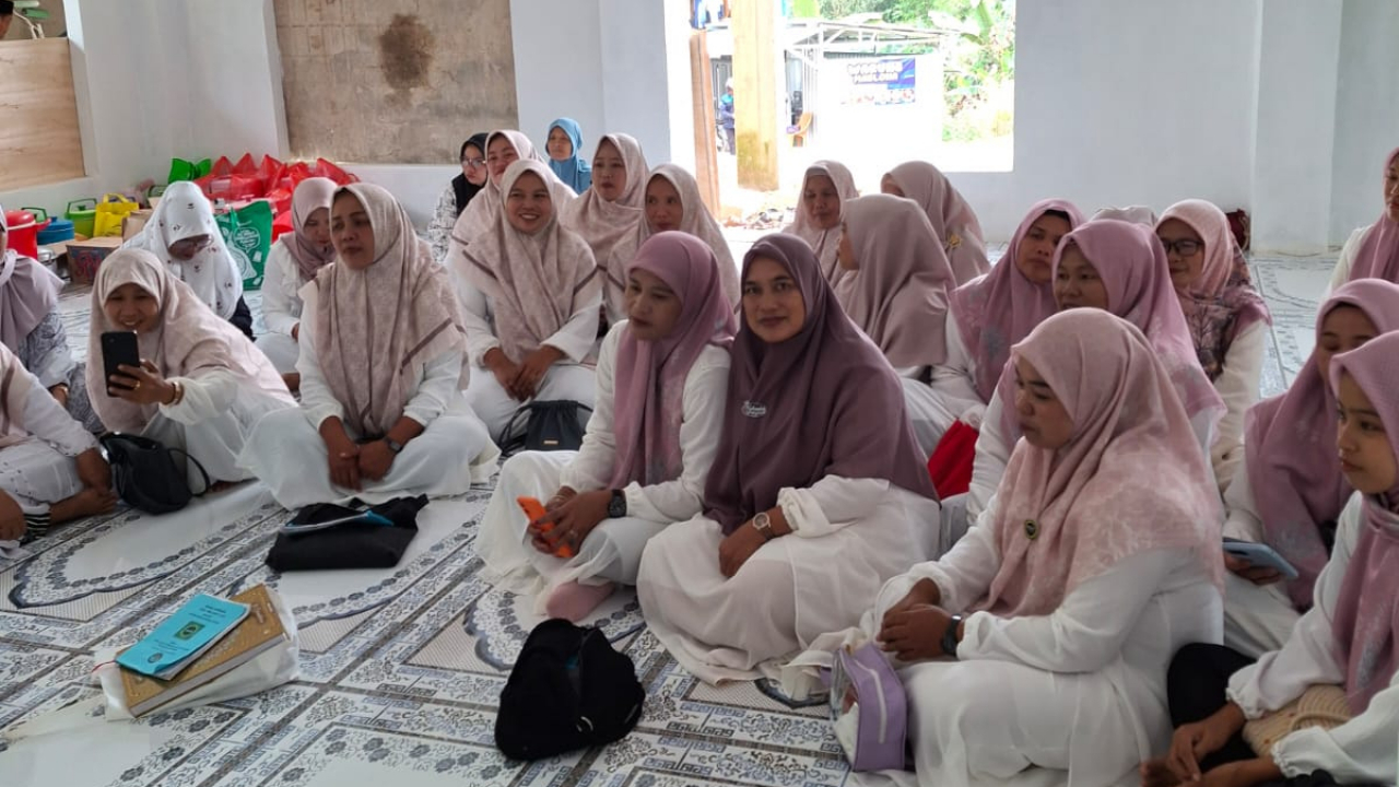 Pengajian Rutin: Ibu-Ibu To'barru Tingkatkan Keimanan