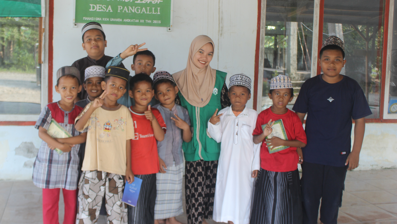 Mahasiswa KKN UIN Palopo Berbagi Ilmu di TPA Desa Pangalli, Walenrang Timur