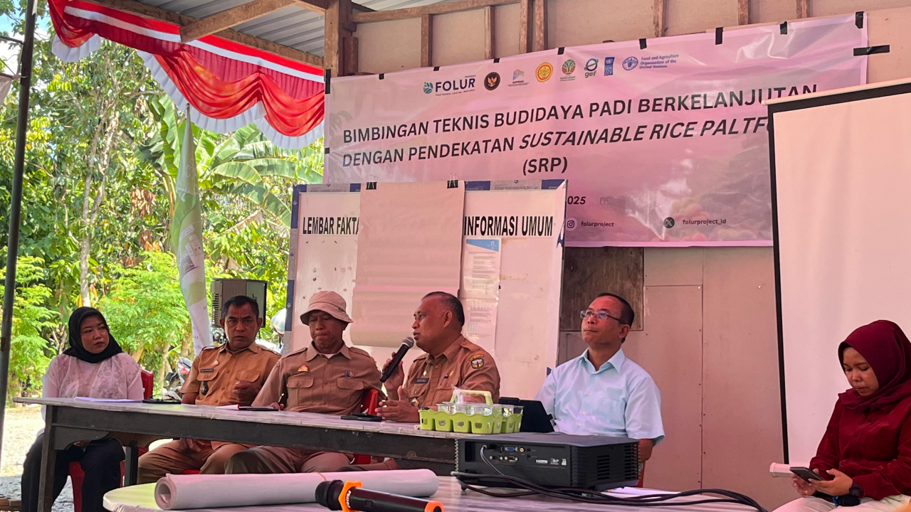 Peningkatan Kapasitas Petani Padi Melalui Bimtek Sustainable Rice Platform (SRP) yang diselenggarakan oleh FOLUR