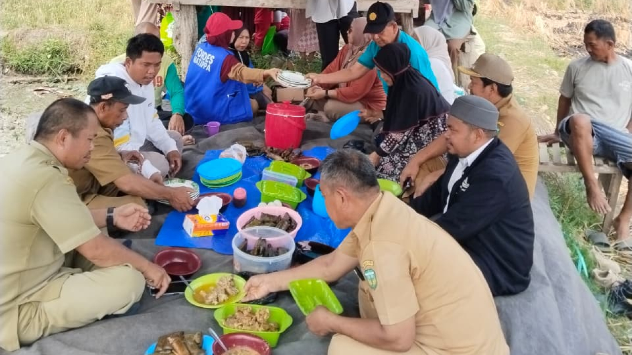 PESTA PANEN DI DUSUN BAKABALIK, DESA SAMPEANG, BERLANGSUNG PENUH KEBERSAMAAN