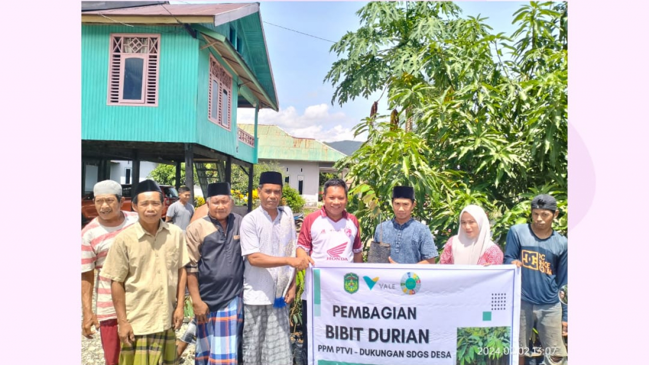 Pembagian Bibit Durian Dari PPM PT. Vale di Dusun Labose