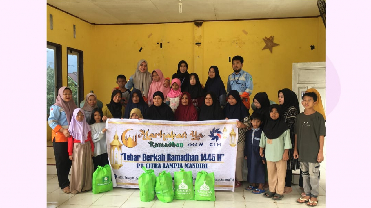 Pembagian Bantuan Sembako Dari PT.CLM