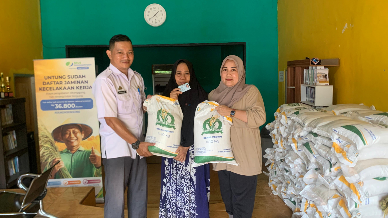 Penyaluran Bantuan Pangan Beras Tahun 2025 di Desa Ussu