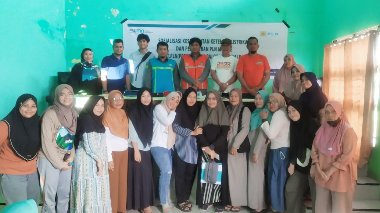 Sosialisasi Keselamatan Ketenagalistrikan dan PLN Mobile di Desa Balantang