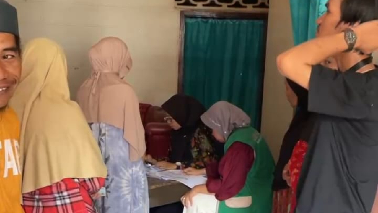 Penyaluran Bantuan Pangan di Desa Bawalipu