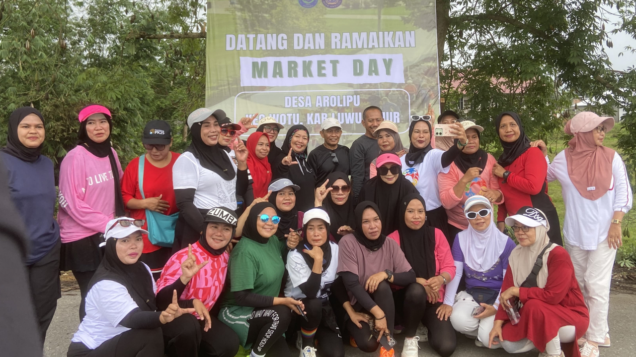 Meriahnya Market Day di Desa Arolipu: Kolaborasi PKK dan UMKM