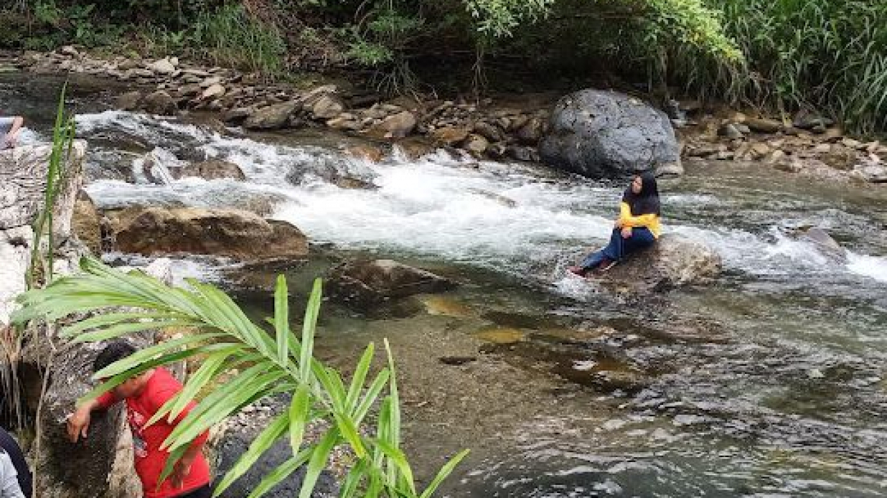 Air panas dan arum jeram desa cendana