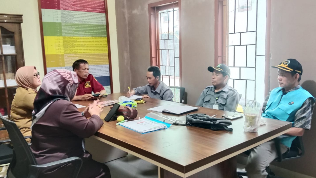 RAPAT BULANAN BPD DESA TABARANO BERSAMA DENGAN KEPALA DESA TABARANO DI WAKILI OLEH SEKRETARIS DESA TABARANO