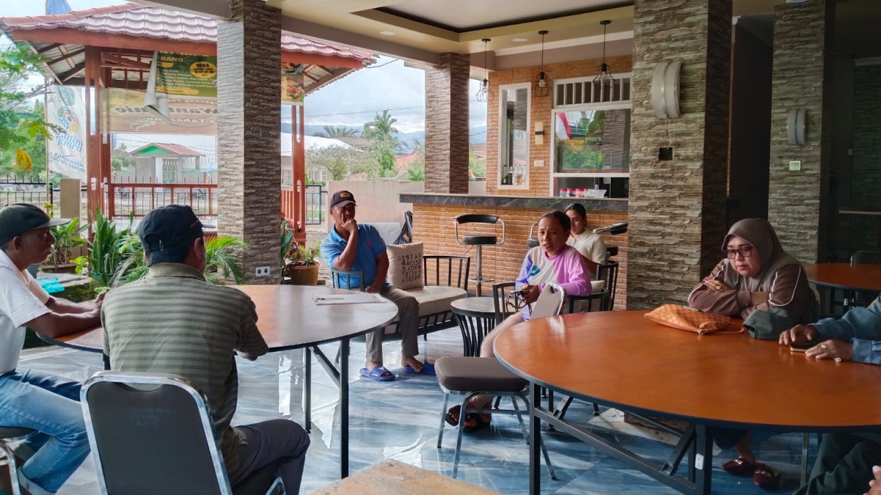 PERTEMUAN KEPALA DESA TABARANO BERSAMA SEMUA PANGKALAN GAS LPJ DI DESA TABARANO MENGENAI HARGA GAS