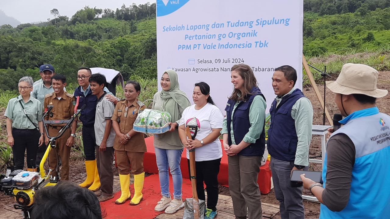 SEKOLAH LAPANG DAN TUDANG SIPULUNG PERTANIAN GO ORGANIK DI DESA TABARANO