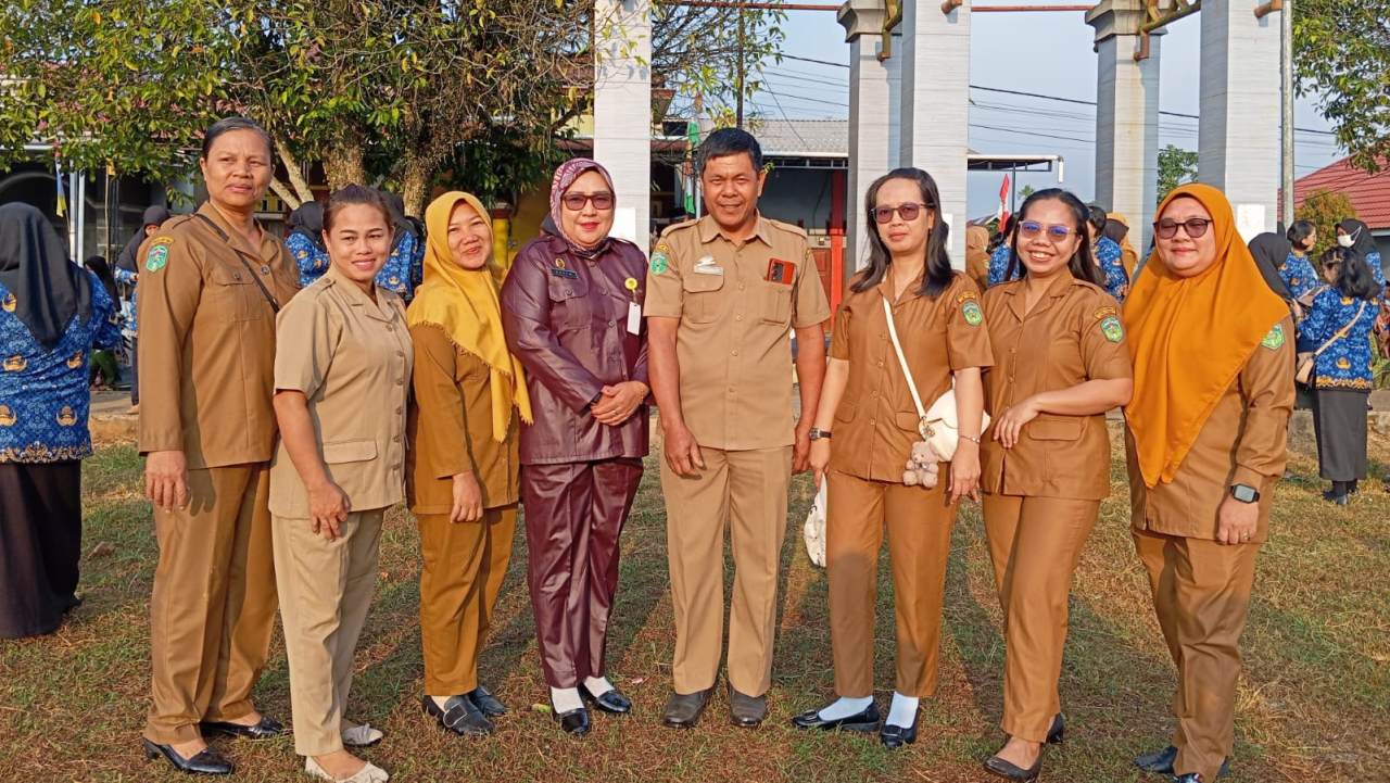 APARAT DESA TABARANO MENGIKUTI UPACARA PENAIKAN BENDERA PADA TANGGAL 17 AGUSTUS 2026