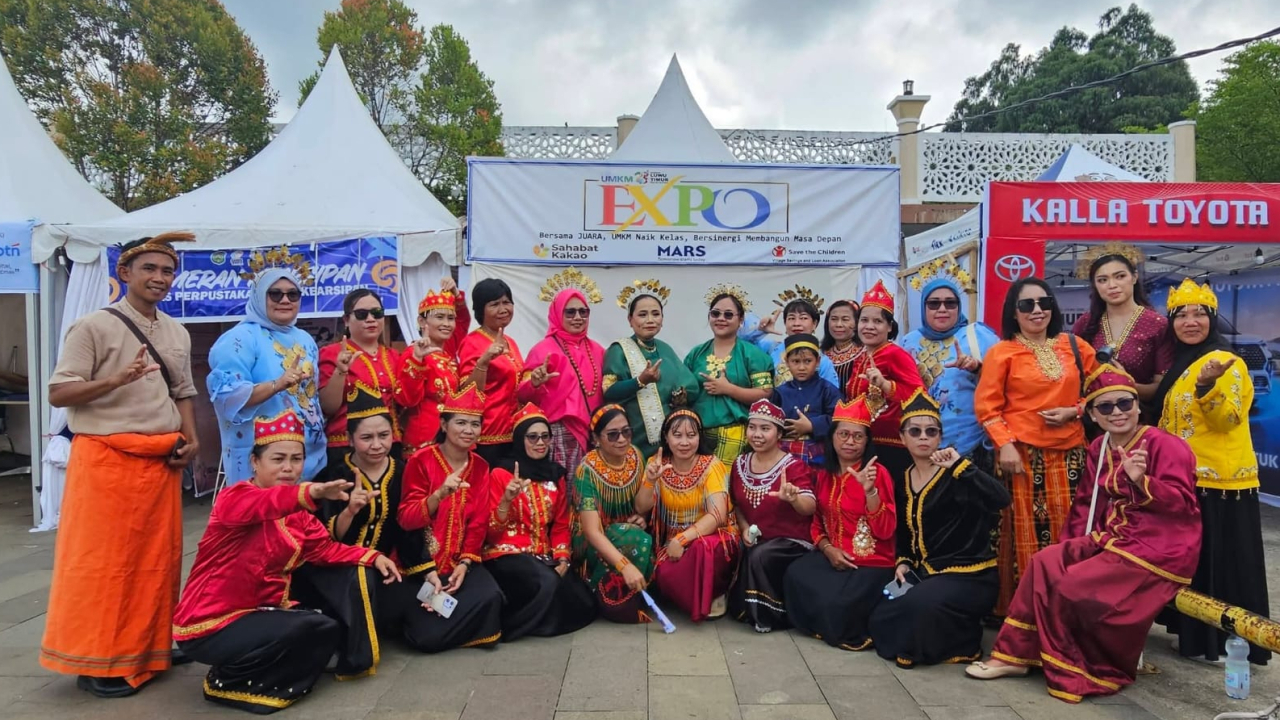 KEPALA DESA TABARANO DAN SEMUA APARAT, RT, KADER, IKUT SERTA DALAM KEGIATAN KARNAVAL HUT LUTIM DI MALILI