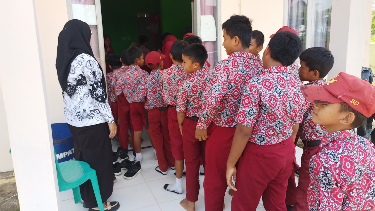 Pelaksanaan Program Imunisasi Dasar Lengkap (IDL) di SD Negeri 1 Oneeha, Tanggetada, Kabupaten Kolaka