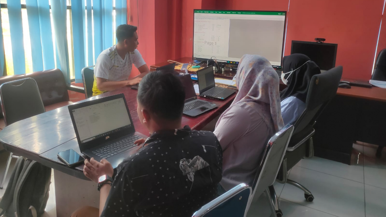 Rapat Penyusunan RAB Desa Cantik dan Persiapan Pelatihan Petugas Agen Data Bersama Tim Keuangan Bappeda Konawe