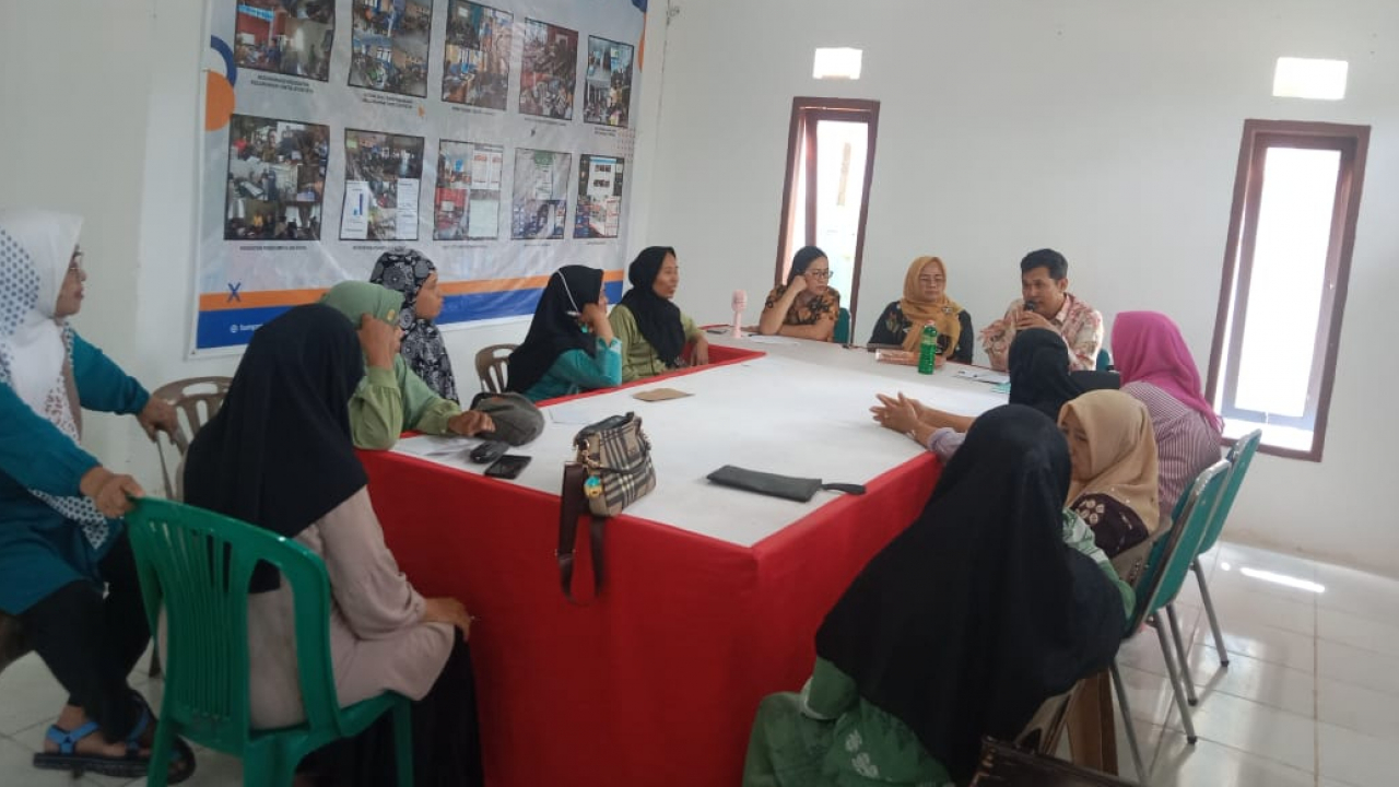 Igreenlife, Pemerintah Kelurahan Tumpas, dan TP PKK Gelar Sosialisasi Go Green tentang Perawatan Organ Reproduksi Kewanitaan
