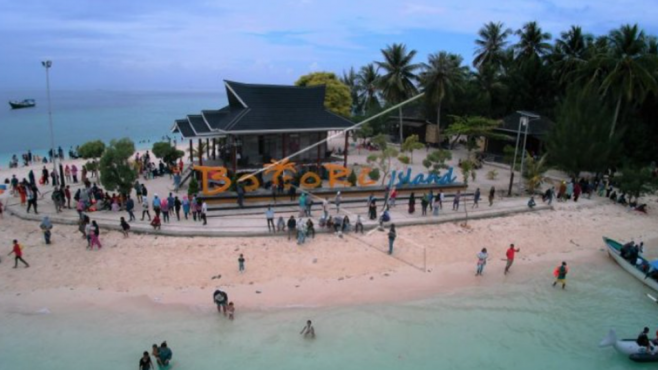 Pulau Bokori & Pulau Hari