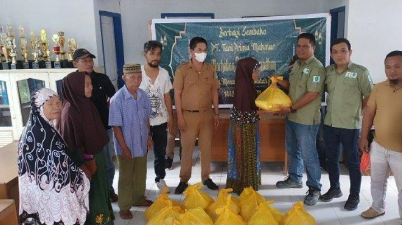 PT Tani Prima Makmur Salurkan Bantuan Sembako kepada Warga dan Pondok Pesantren di Konawe