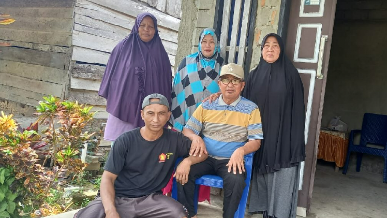 Masyarakat Antusias Memasang APS Yusran Akbar sebagai Calon Bupati Konawe