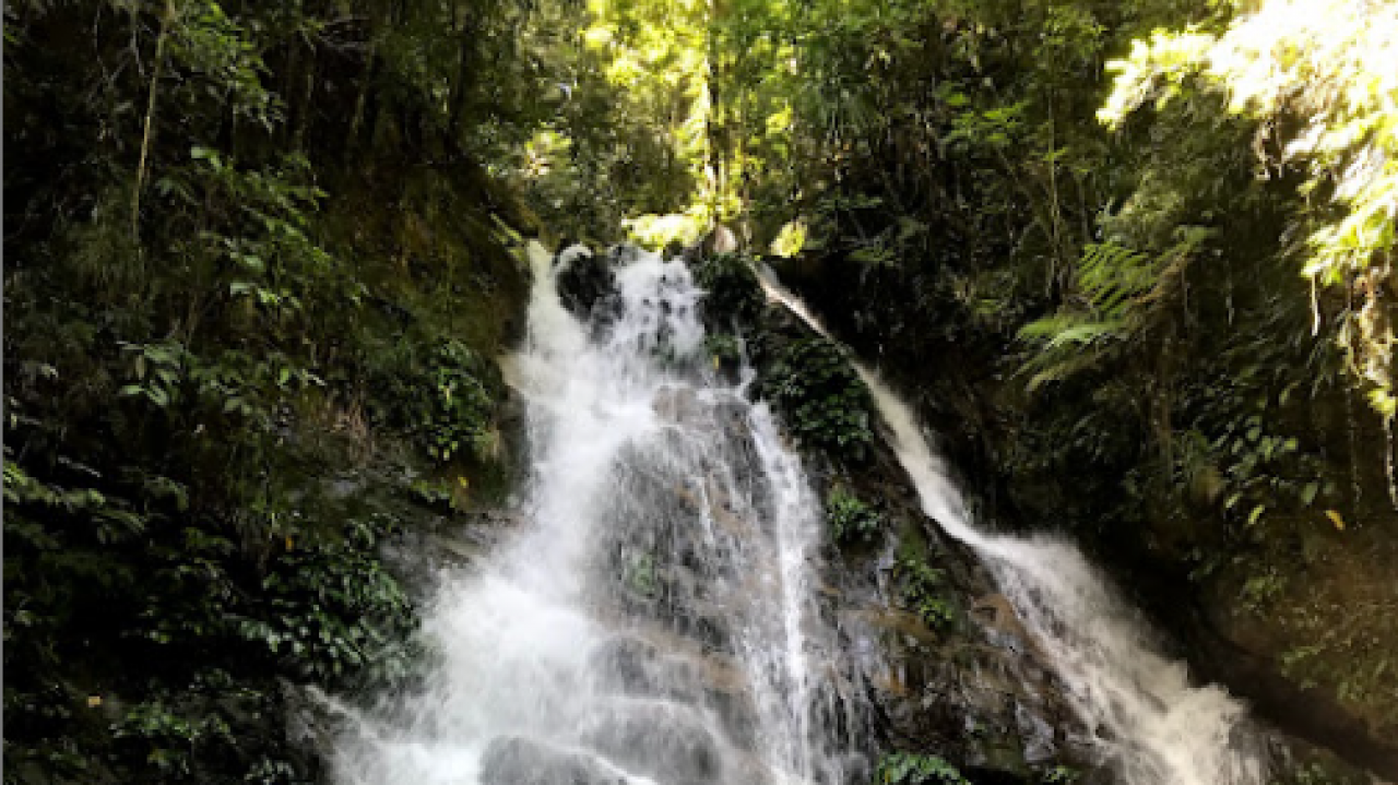 Air Terjun Larowiu