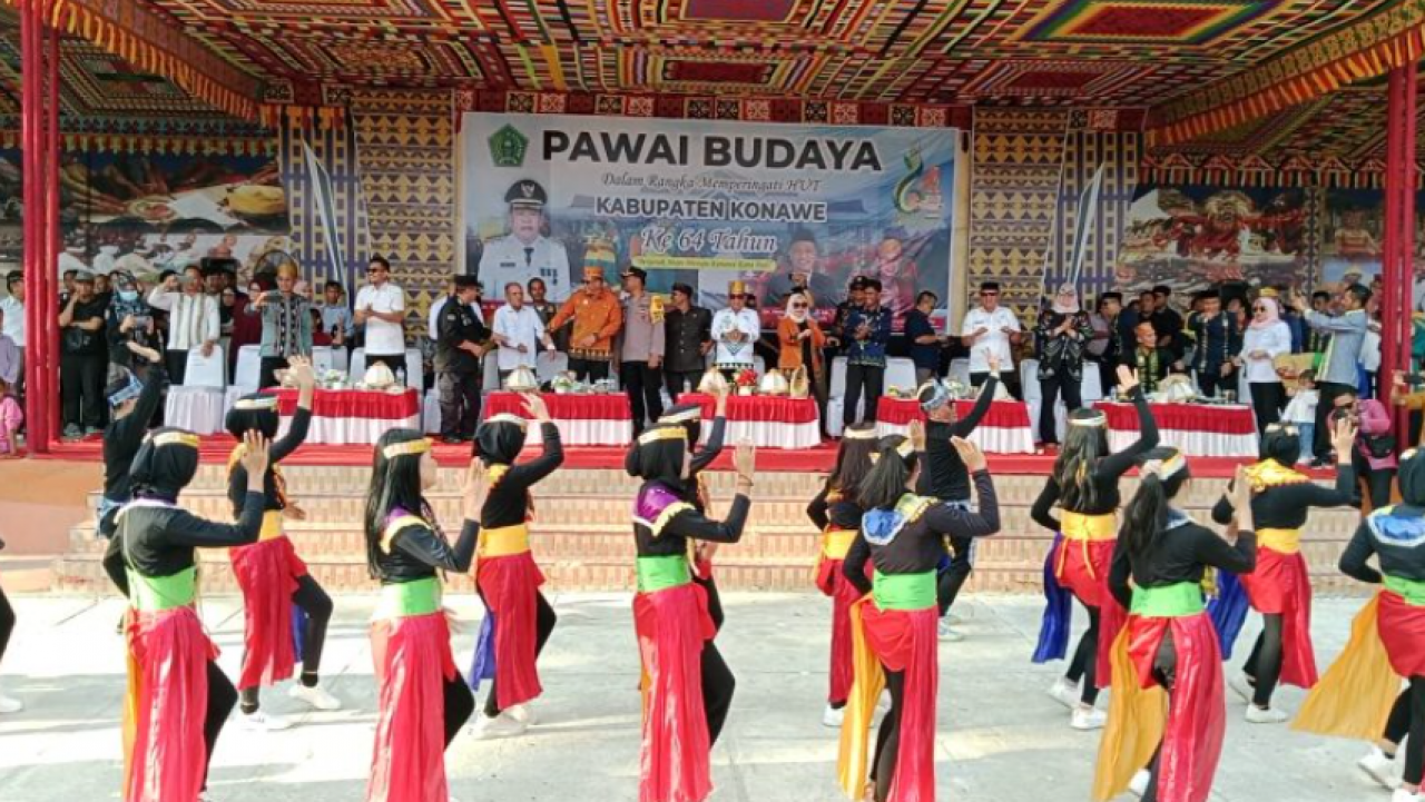 Pawai Budaya HUT Ke-64 Konawe, Kecamatan Abuki Tampil Memukau “Ok Gas”