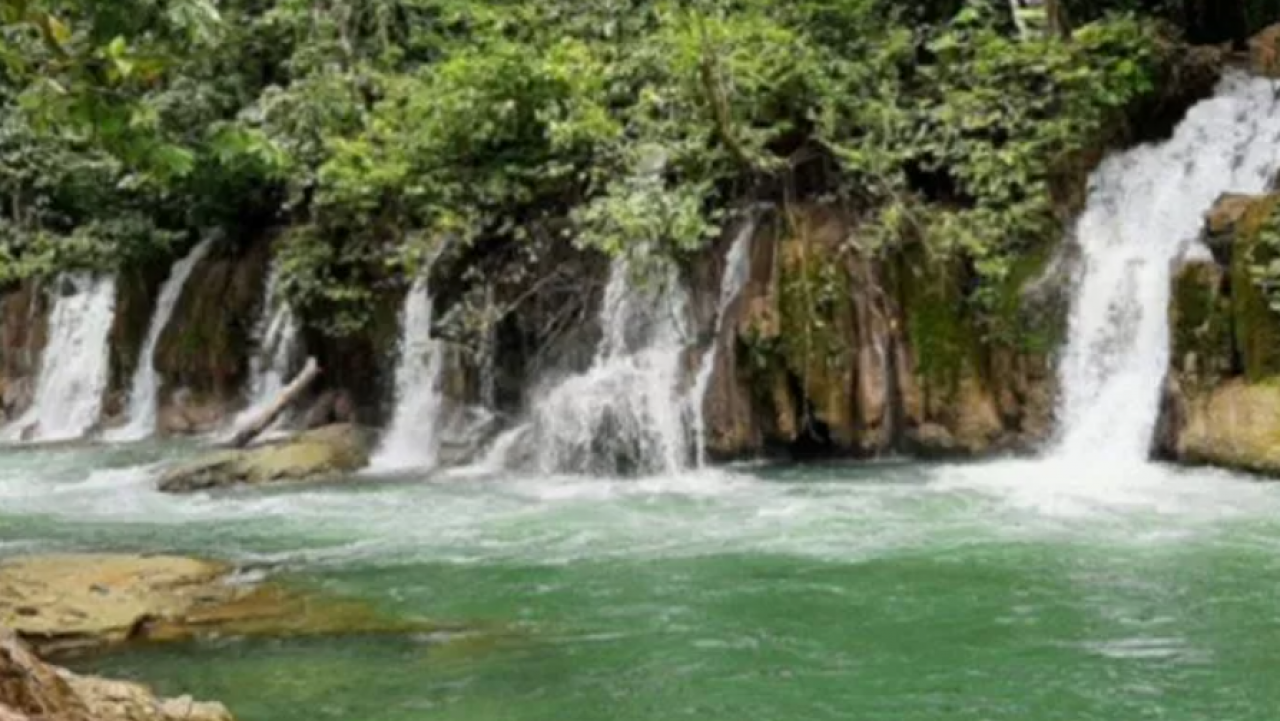 Rekomendasi Wisata di Akhir Tahun 2023, Air Terjun Andawe Konawe Punya Keunikan Tersendiri