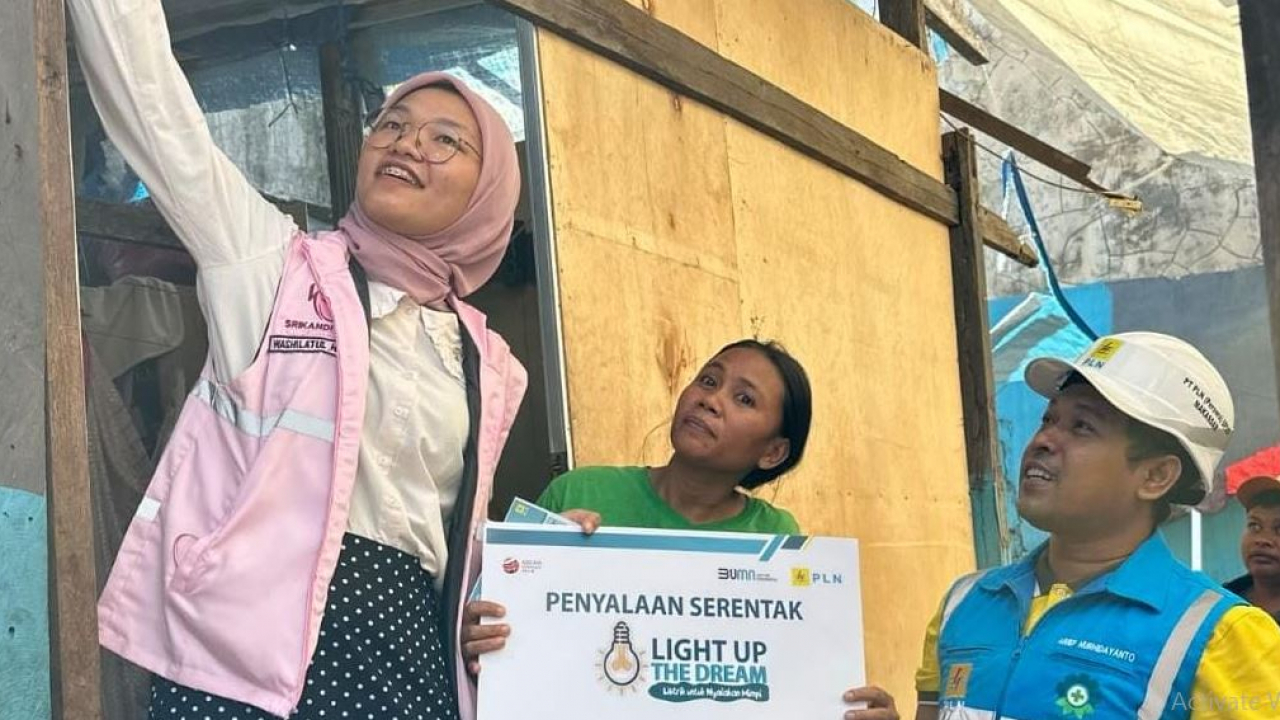 Atasi Segala Hambatan, Srikandi PLN Salurkan Listrik ke Daerah 3T di Sulawesi