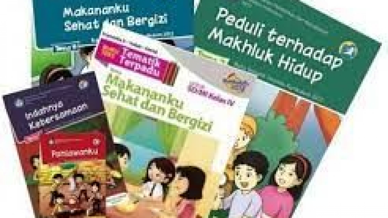 Polsek Wonggeduku Konawe Serahkan Bantuan Buku Paket