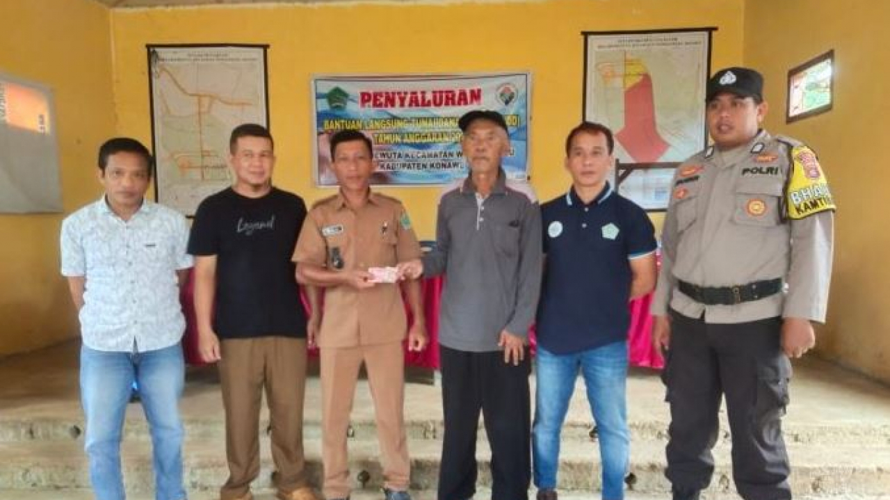 Pemdes Bendewuta Salurkan BLT untuk 53 KPM, Terbanyak di Wonggeduku
