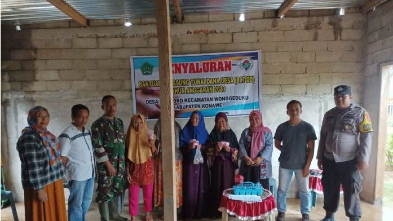 32 KPM Desa Anggoro Wonggeduku Terima BLT DD Tahap II