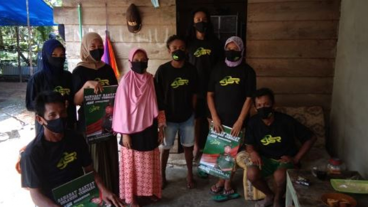 Relawan ASR Temui Pekerja Serabutan di Lamelai