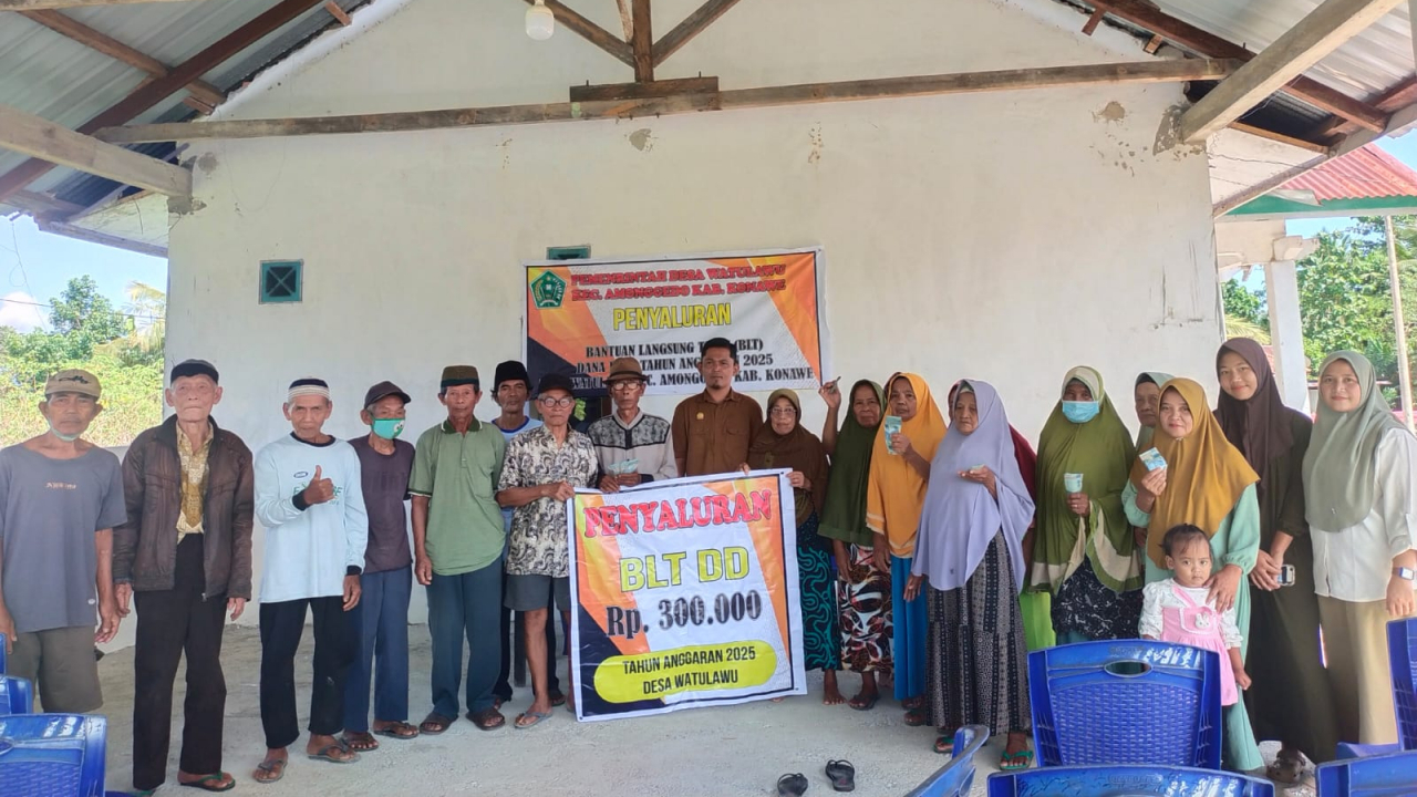 Watulawu Salurkan BLT-DD Triwulan Kedua 2025: Warga Terima Rp900 Ribu