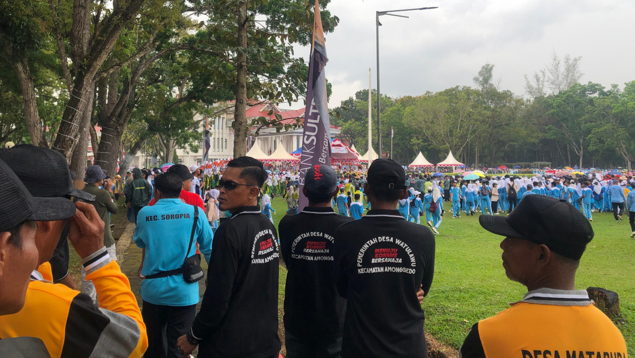 Meriah! Porseni Kabupaten Resmi Dibuka, Aparat Desa Watulawu Turut Berpartisipasi