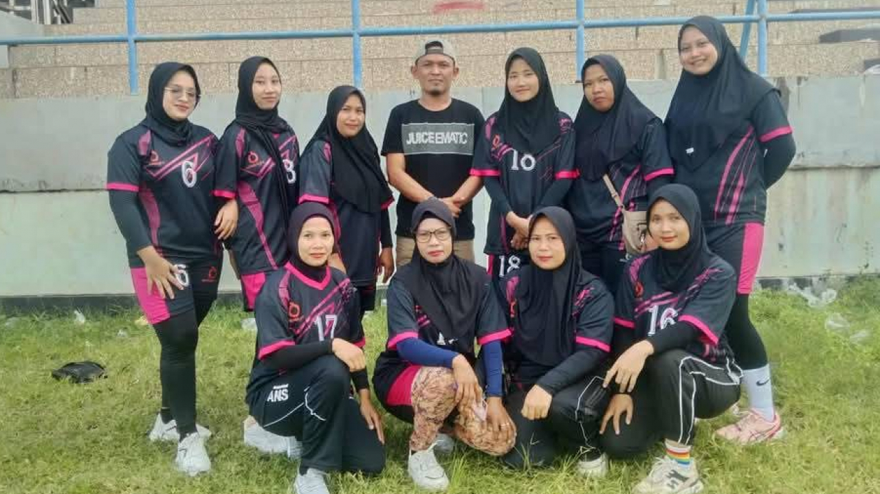 Desa Watulawu Raih Juara 3 Lomba Bola Gotong Tingkat Kecamatan Amonggedo HUT RI ke-80