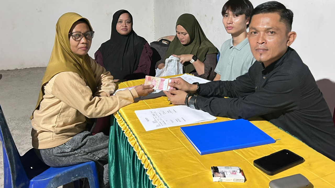 Pemdes Watulawu Salurkan Insentif Kader, Guru, Operator, hingga Linmas pada Dana Desa Tahap I 2026