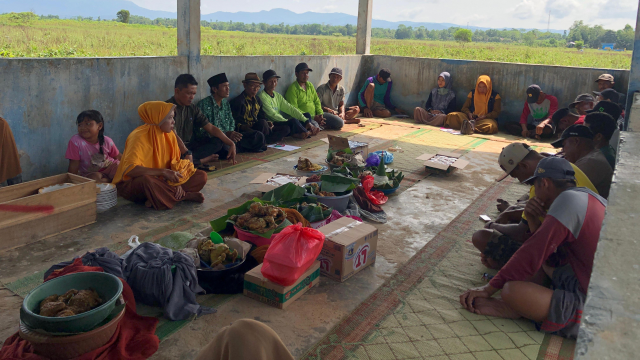 Semangat Gotong Royong di Bedah Bumi Desa Watulawu Tahun 2025