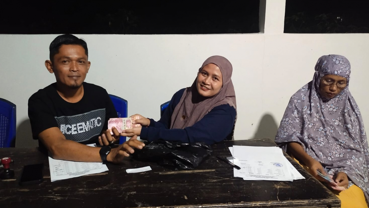 Transparansi Keuangan: Pemdes Watulawu Salurkan Honor Perangkat Desa Tahap II 2025